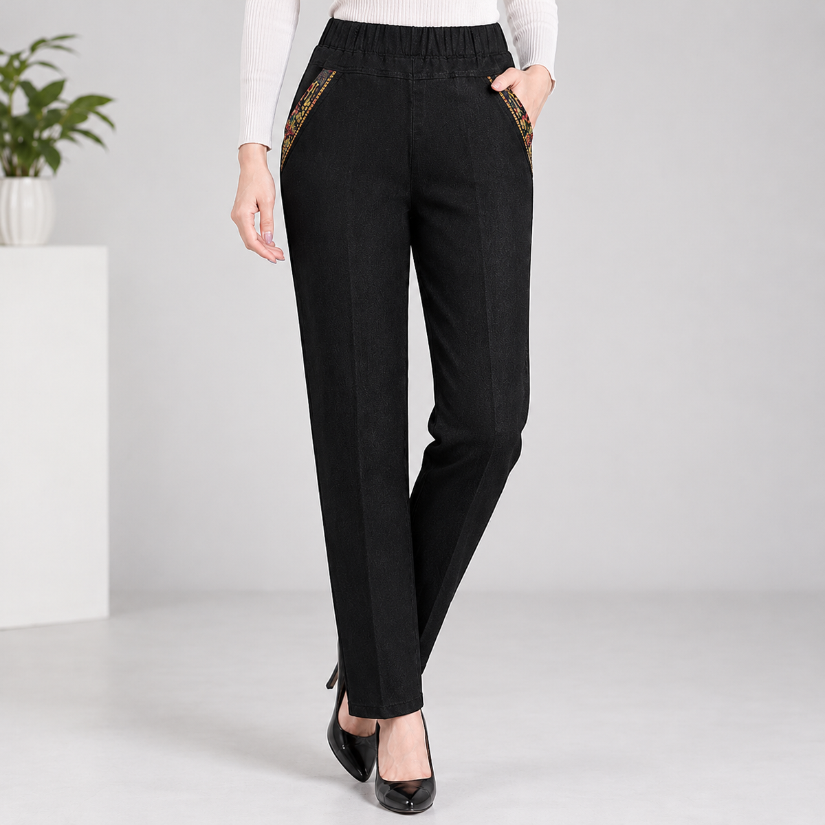 Castlerigg Straight Leg Pants - Black