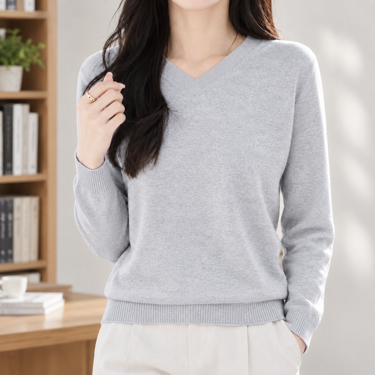Benniworth V Neck Sweater - Light Gray
